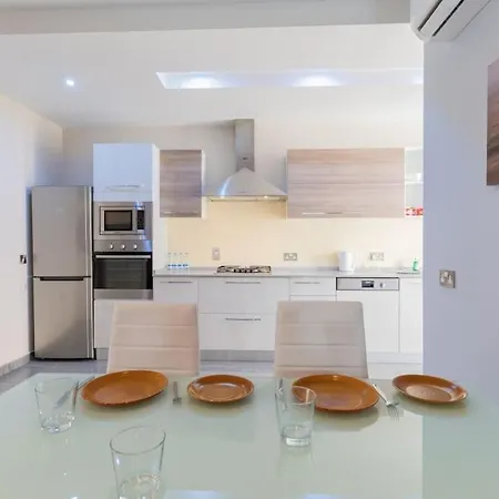 Apartment Malta's Gateway-hosted By Sweetstay