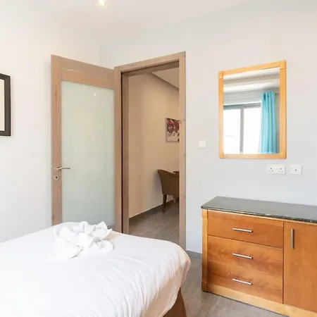 Apartment Malta's Gateway-hosted By Sweetstay